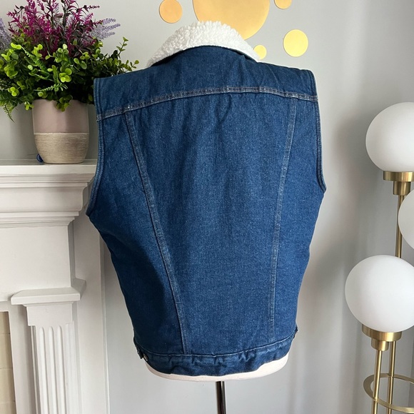 Wrangler Men’s Sherpa Lined Denim Vest - Picture 7 of 9